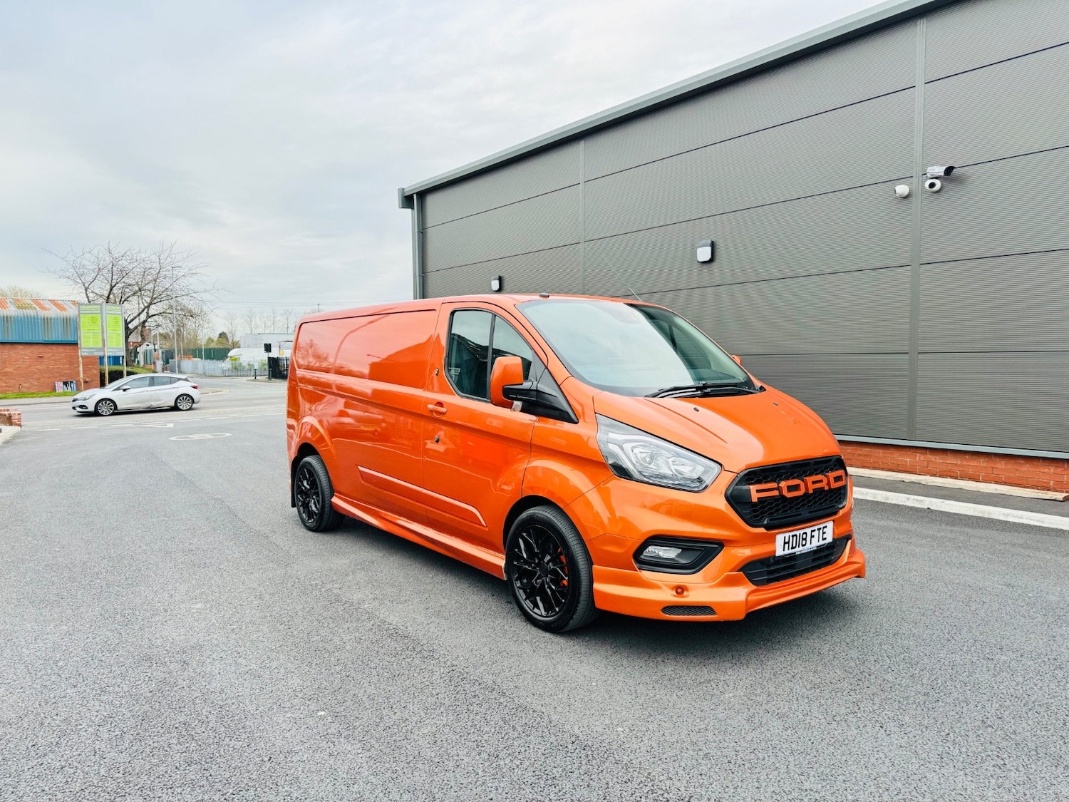 Used Ford Transit Custom 2018 for sale - 78028972: Photo 2