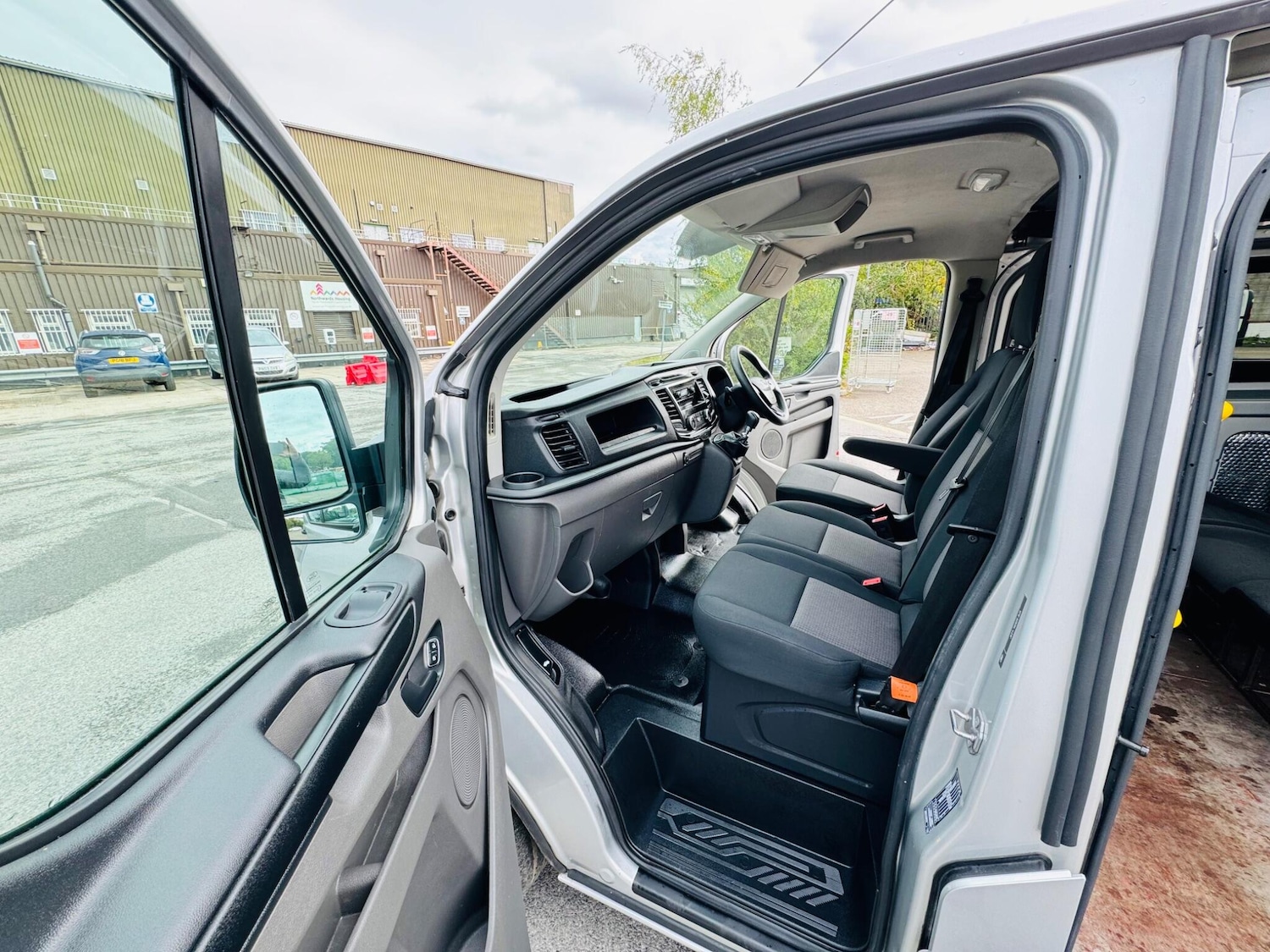 Used Ford Transit Custom 2019 for sale - 76399348: Photo 8
