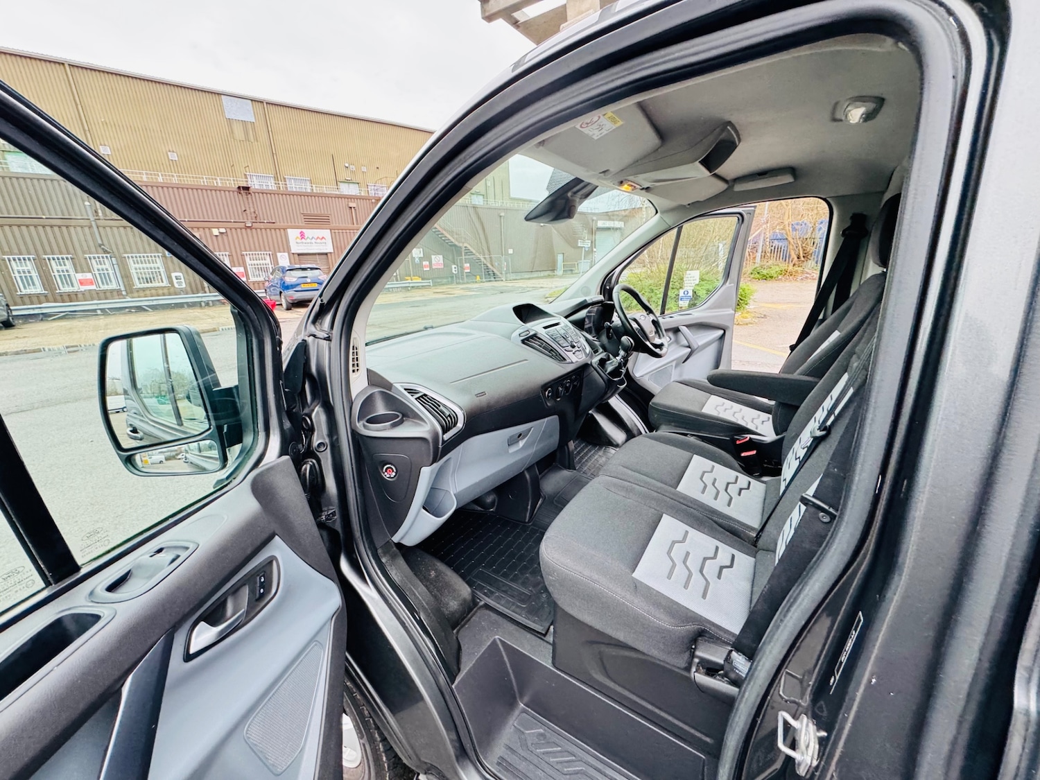 Used Ford Transit Custom 2017 for sale - 77463556: Photo 8