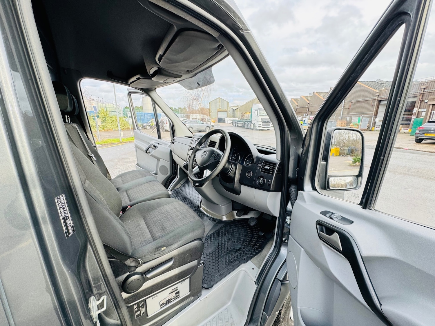 Used Mercedes-Benz Sprinter 2017 for sale - 77262429: Photo 11