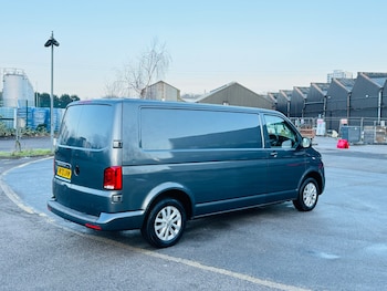 Used Volkswagen Transporter 2020 for sale - 77162114: Photo