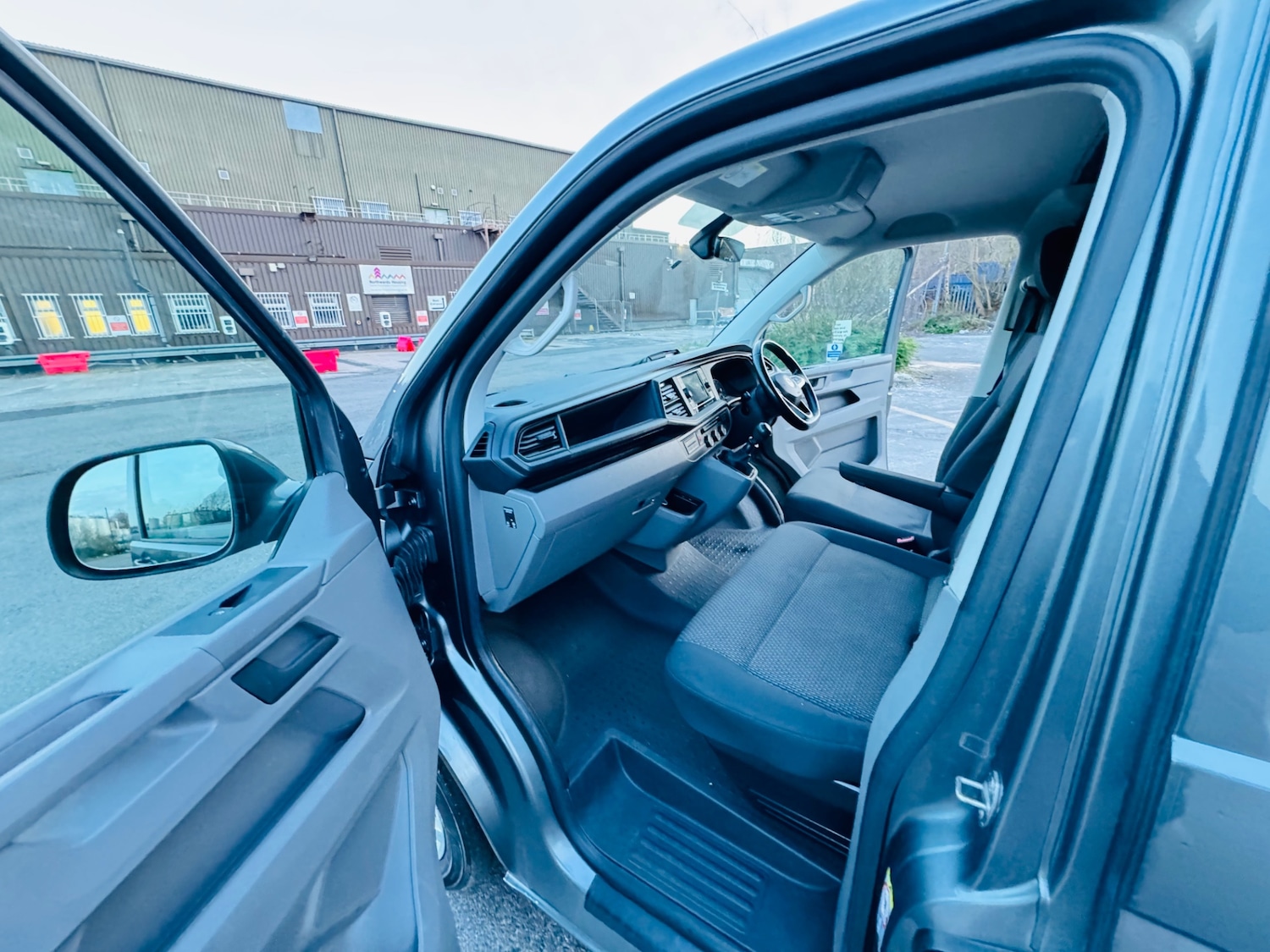 Used Volkswagen Transporter 2020 for sale - 77162114: Photo 8