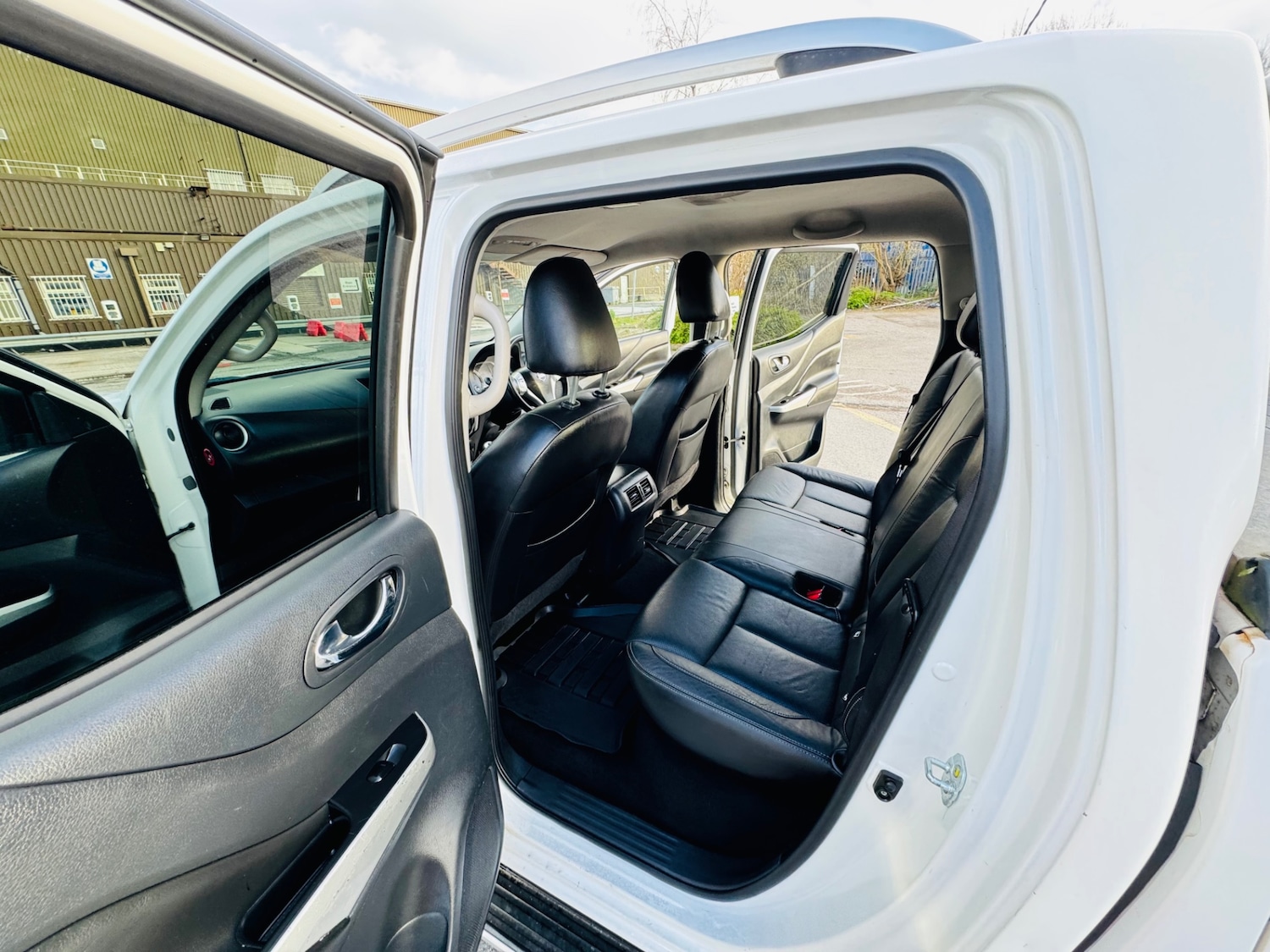 Used Nissan Navara 2018 for sale - 78069617: Photo 11