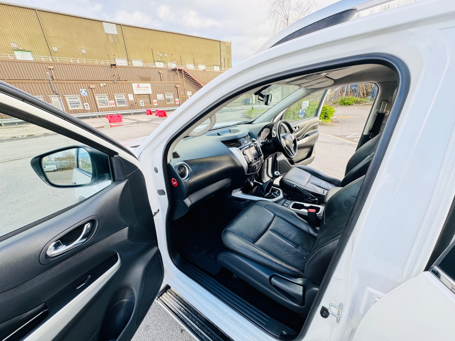 Used Nissan Navara 2018 for sale - 78069617: Photo 8