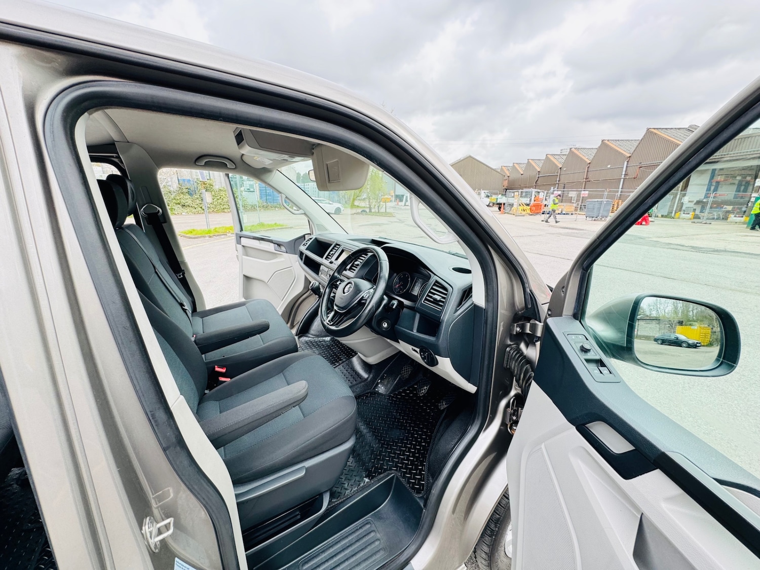 Used Volkswagen Transporter 2016 for sale - 78201339: Photo 15