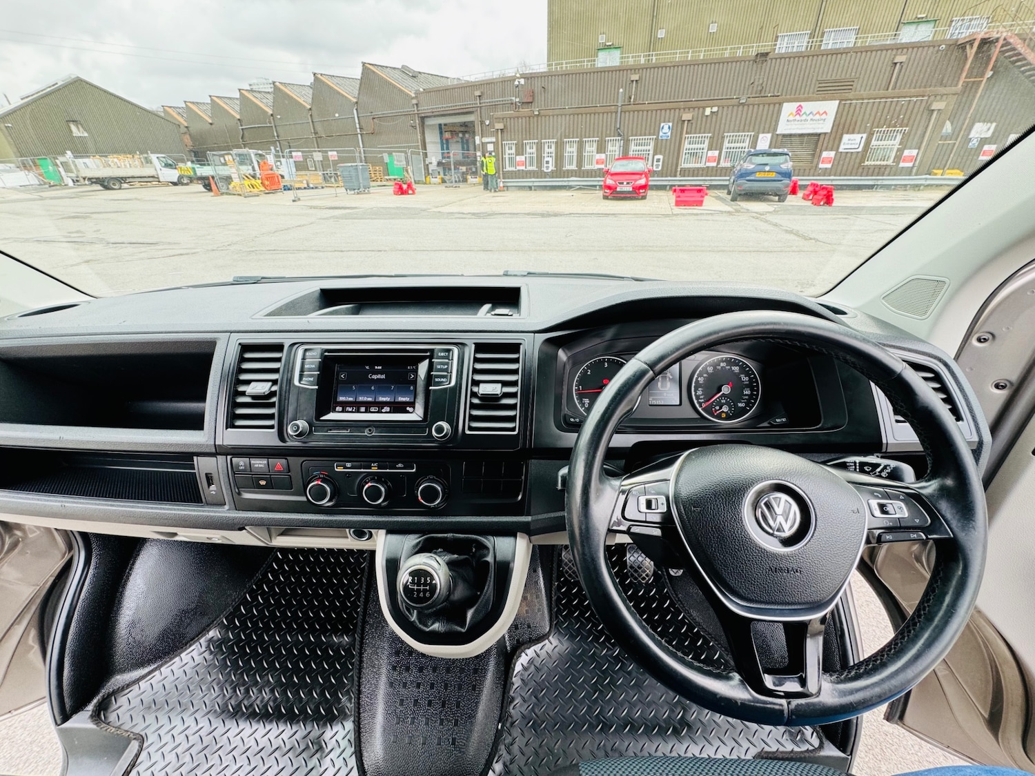 Used Volkswagen Transporter 2016 for sale - 78201339: Photo 18