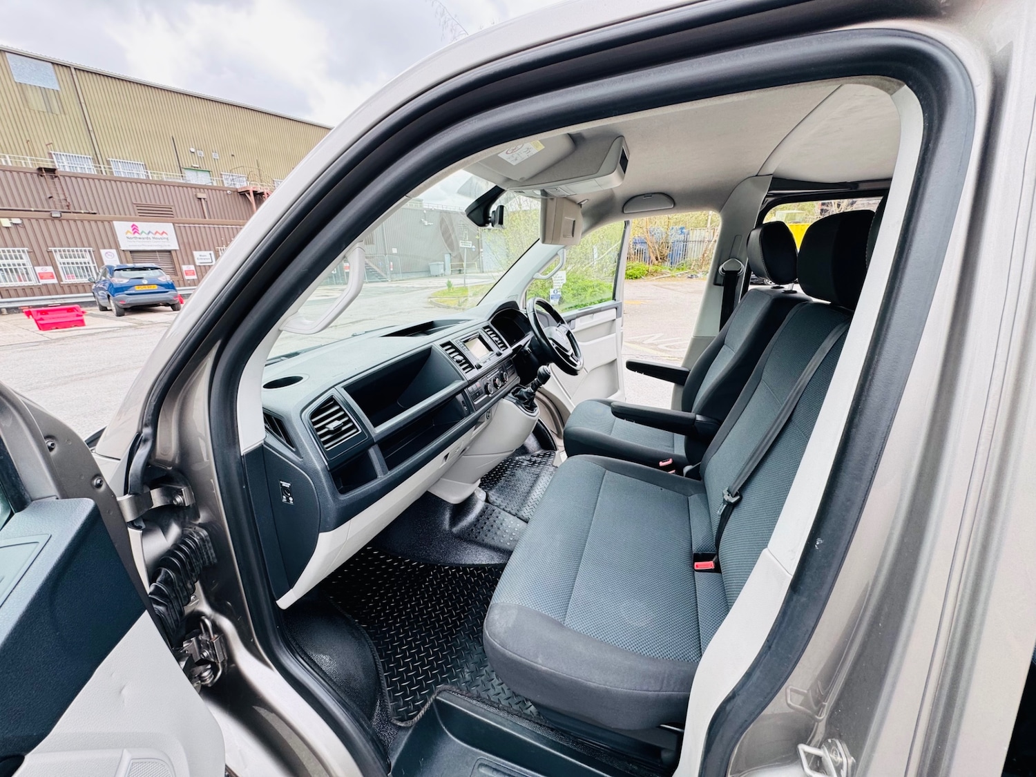 Used Volkswagen Transporter 2016 for sale - 78201339: Photo 8