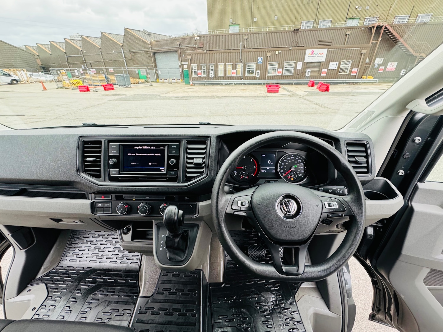 Used Volkswagen Crafter 2023 for sale - 78135140: Photo 14