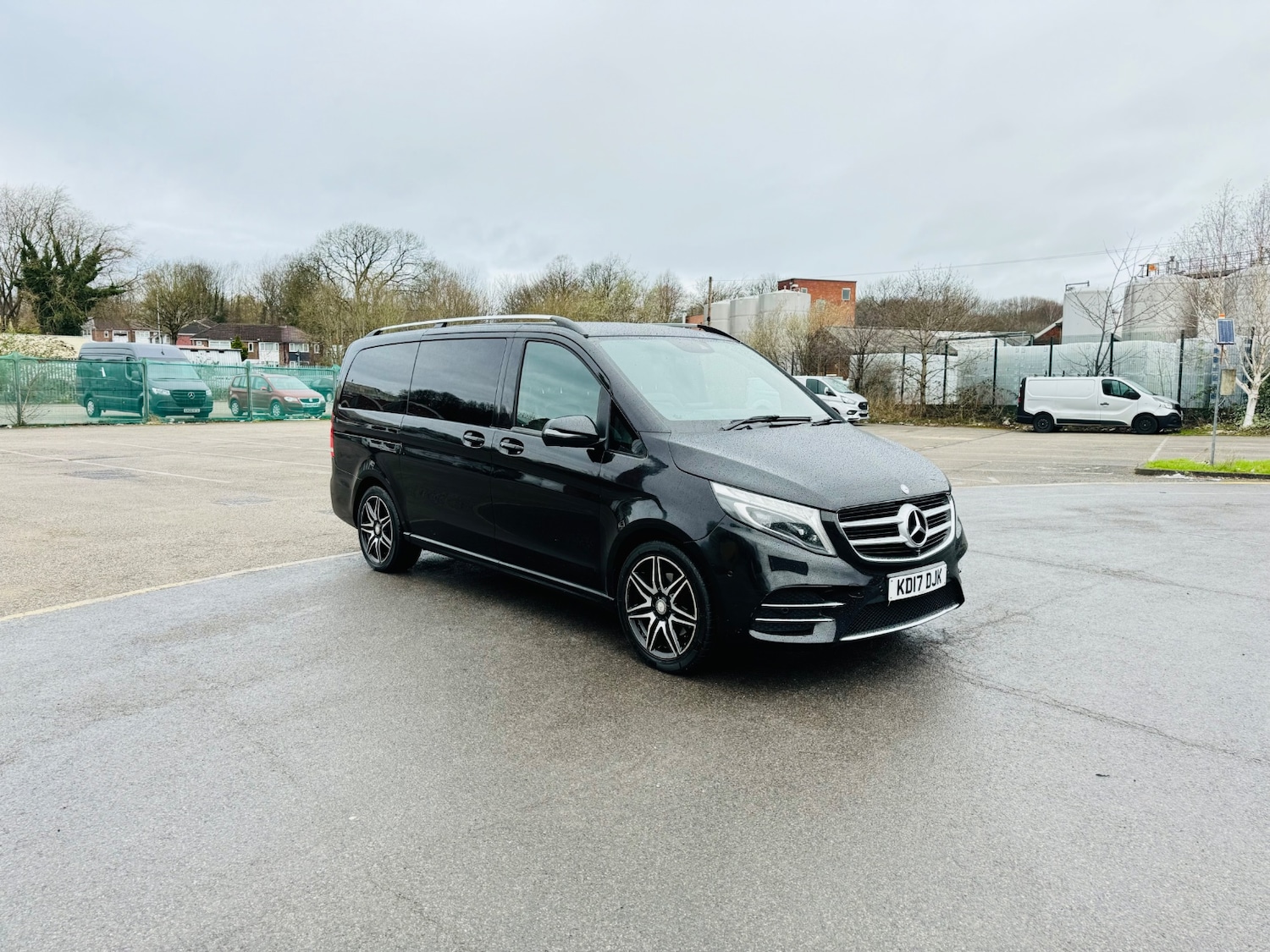 Used Mercedes-Benz V-Class 2017 for sale - 77896039: Photo 2