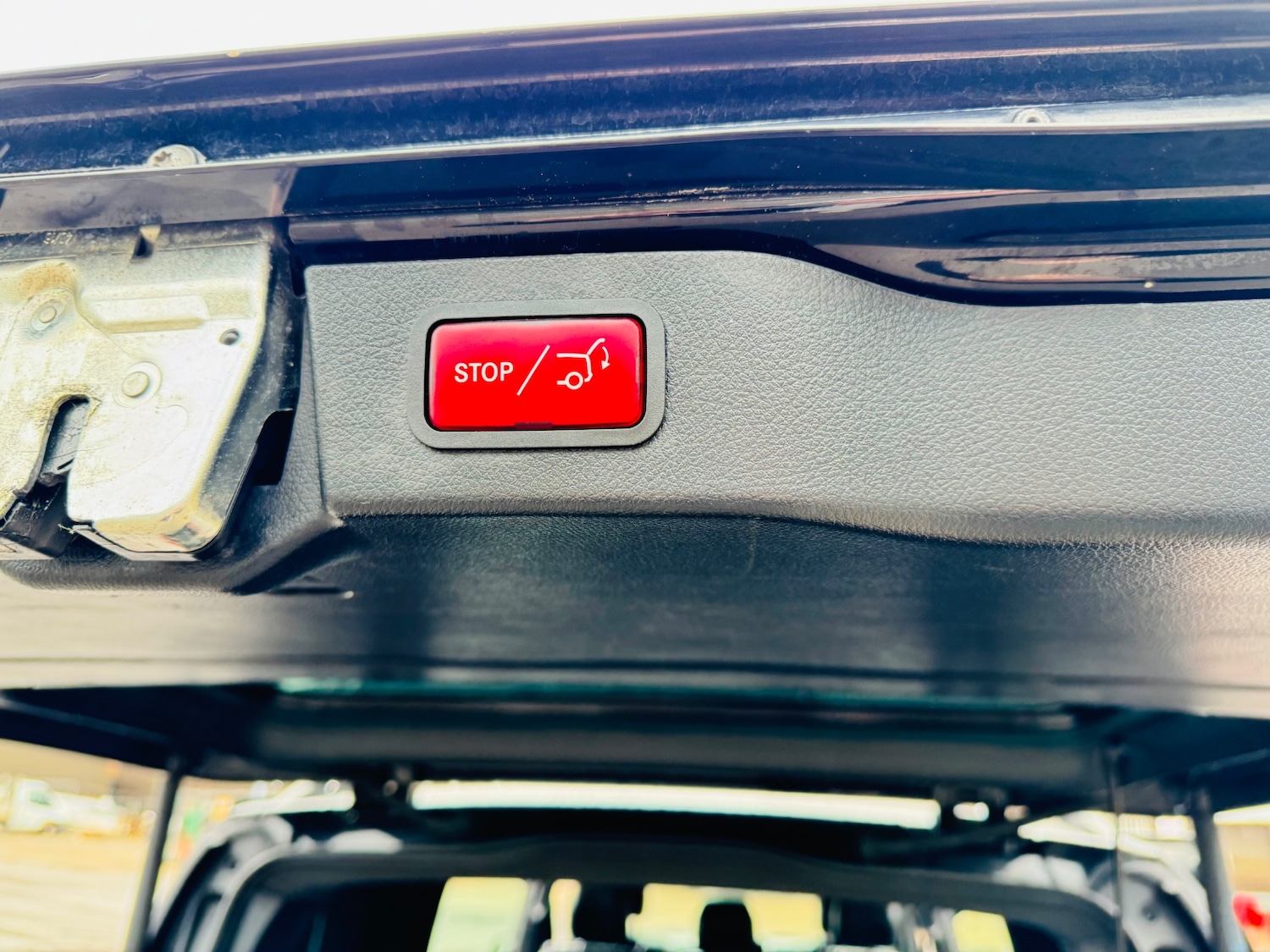 Used Mercedes-Benz V-Class 2017 for sale - 77896039: Photo 25