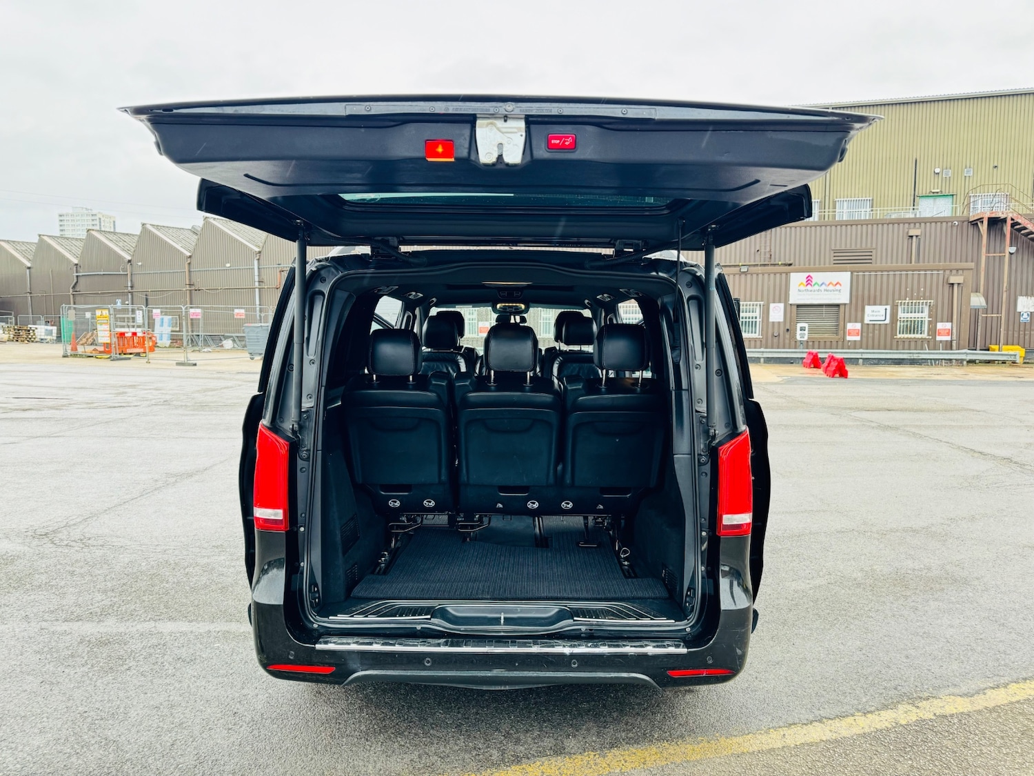 Used Mercedes-Benz V-Class 2017 for sale - 77896039: Photo 26