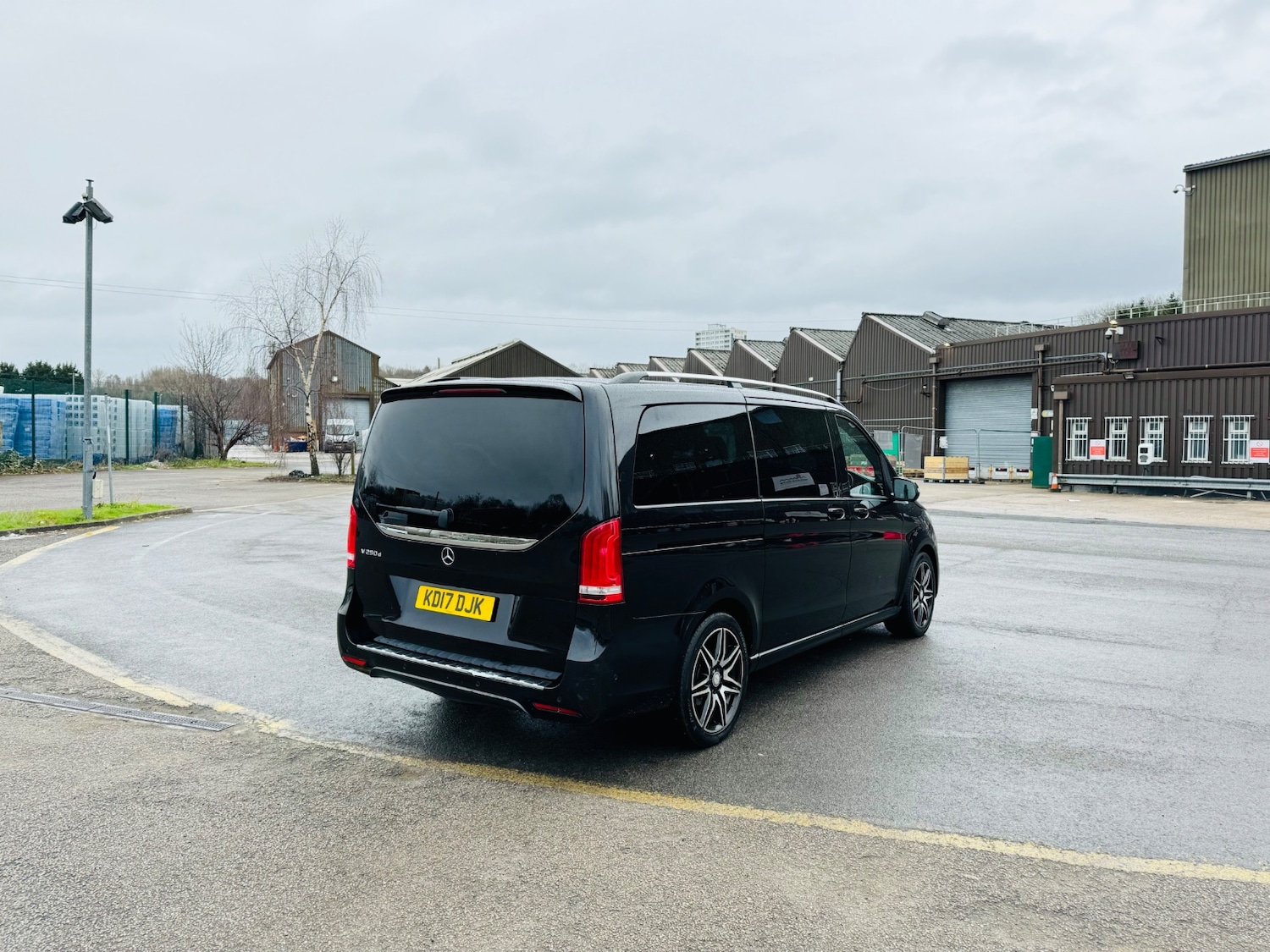 Used Mercedes-Benz V-Class 2017 for sale - 77896039: Photo 4