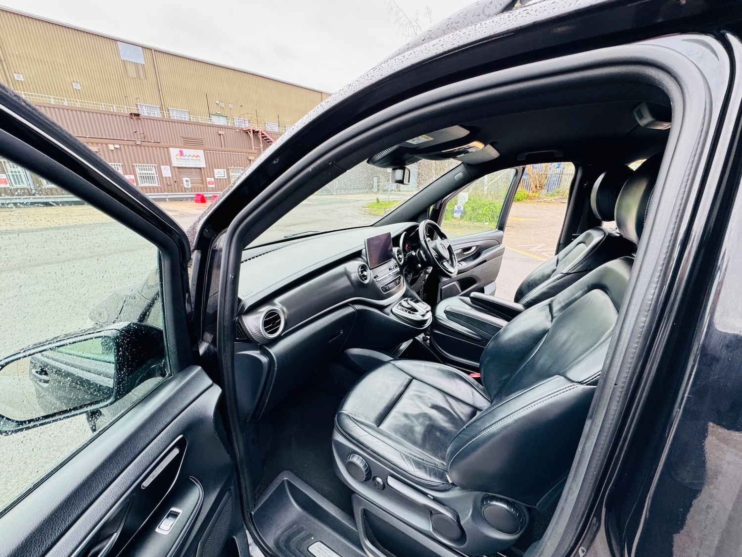 Used Mercedes-Benz V-Class 2017 for sale - 77896039: Photo 7