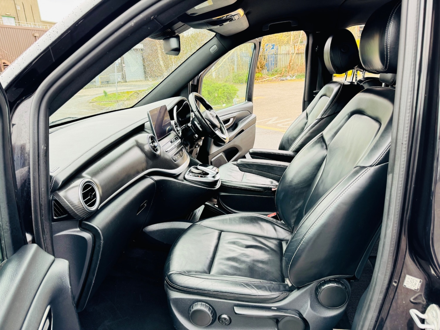 Used Mercedes-Benz V-Class 2017 for sale - 77896039: Photo 8