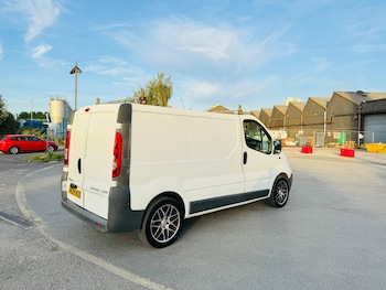 Vauxhall Vivaro feature image 3