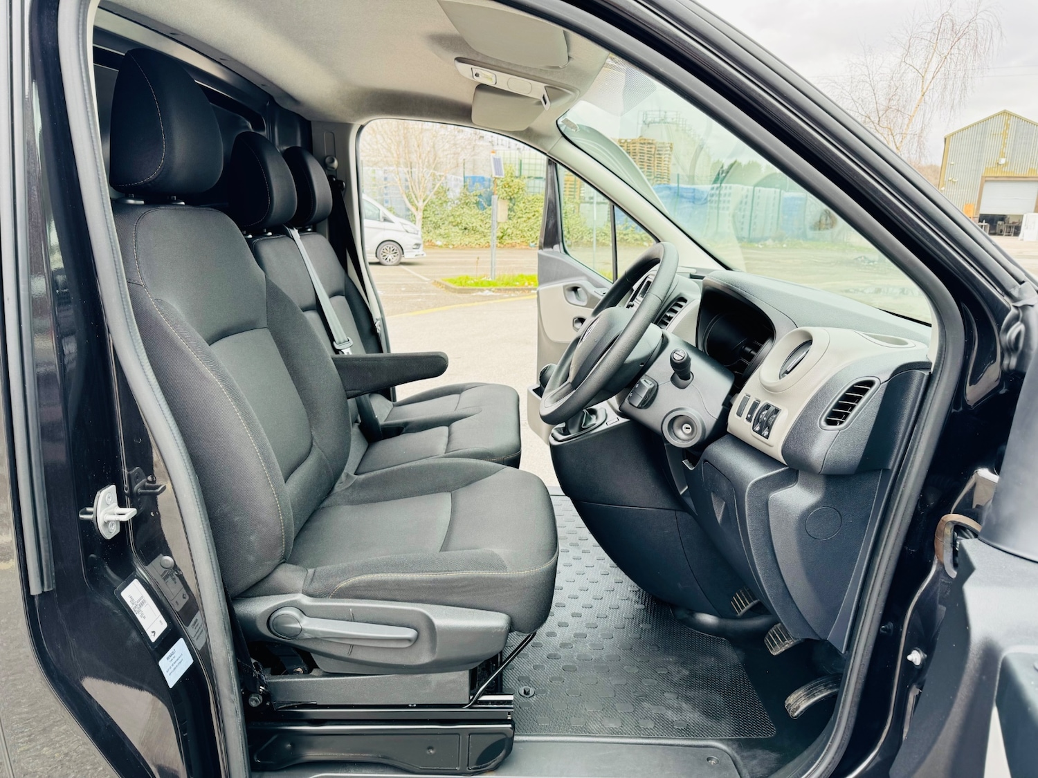 Used Renault Trafic 2018 for sale - 77703184: Photo 12