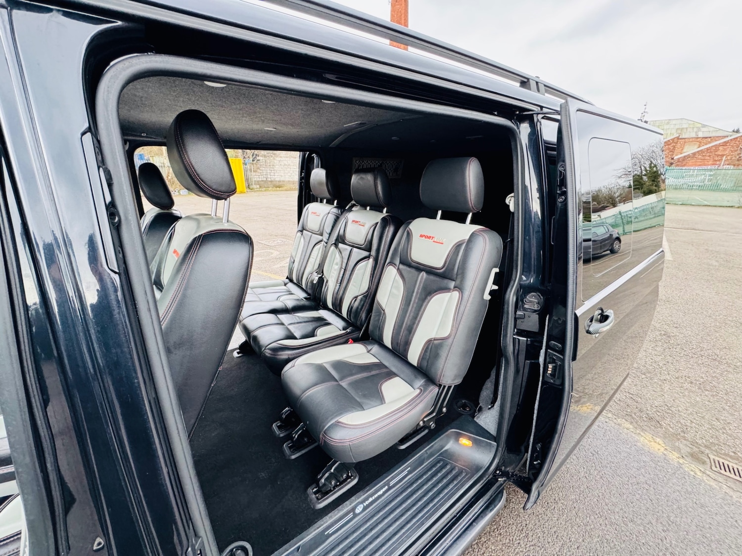 Used Volkswagen Transporter 2012 for sale - 77462907: Photo 11