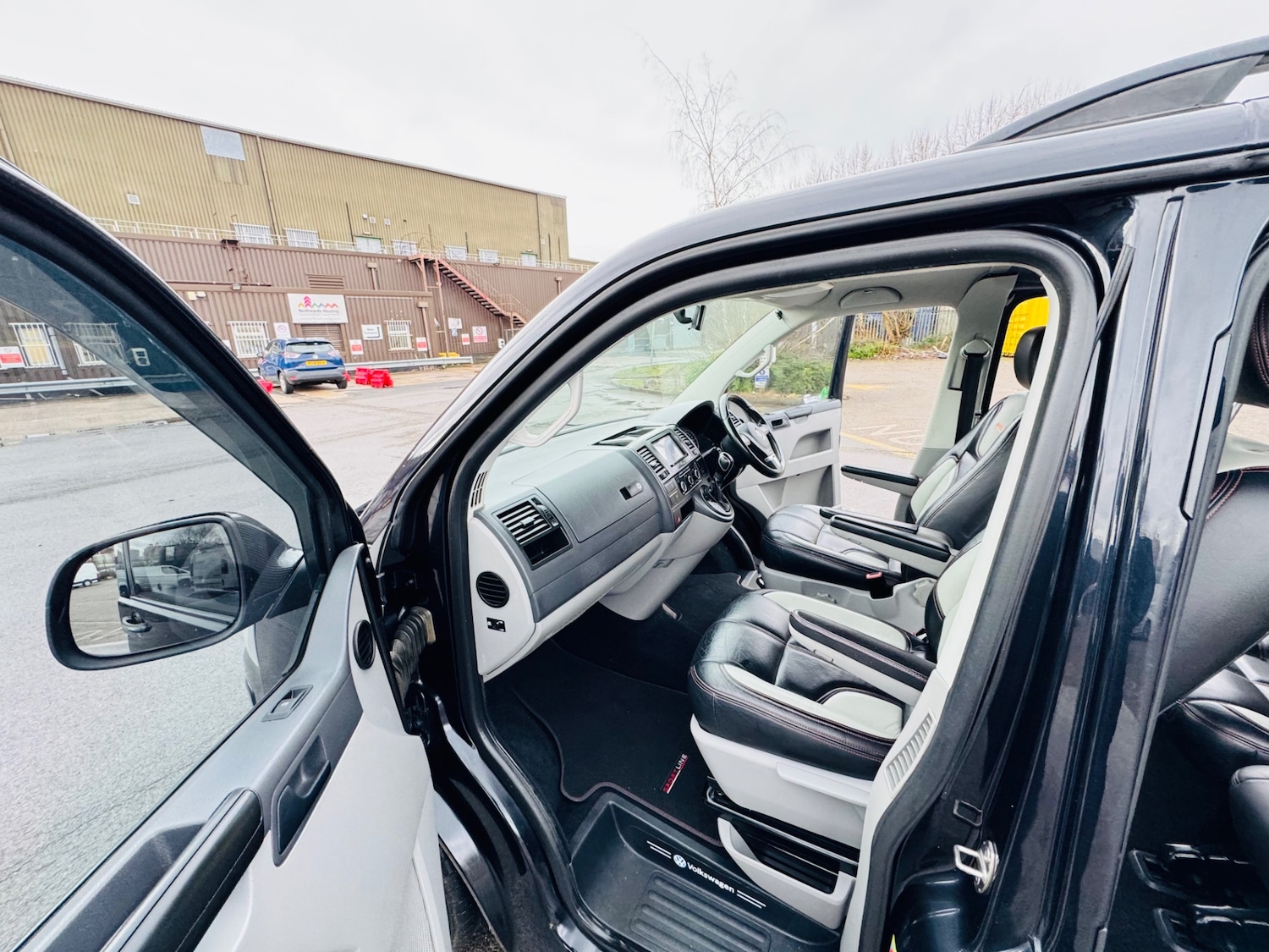 Used Volkswagen Transporter 2012 for sale - 77462907: Photo 8