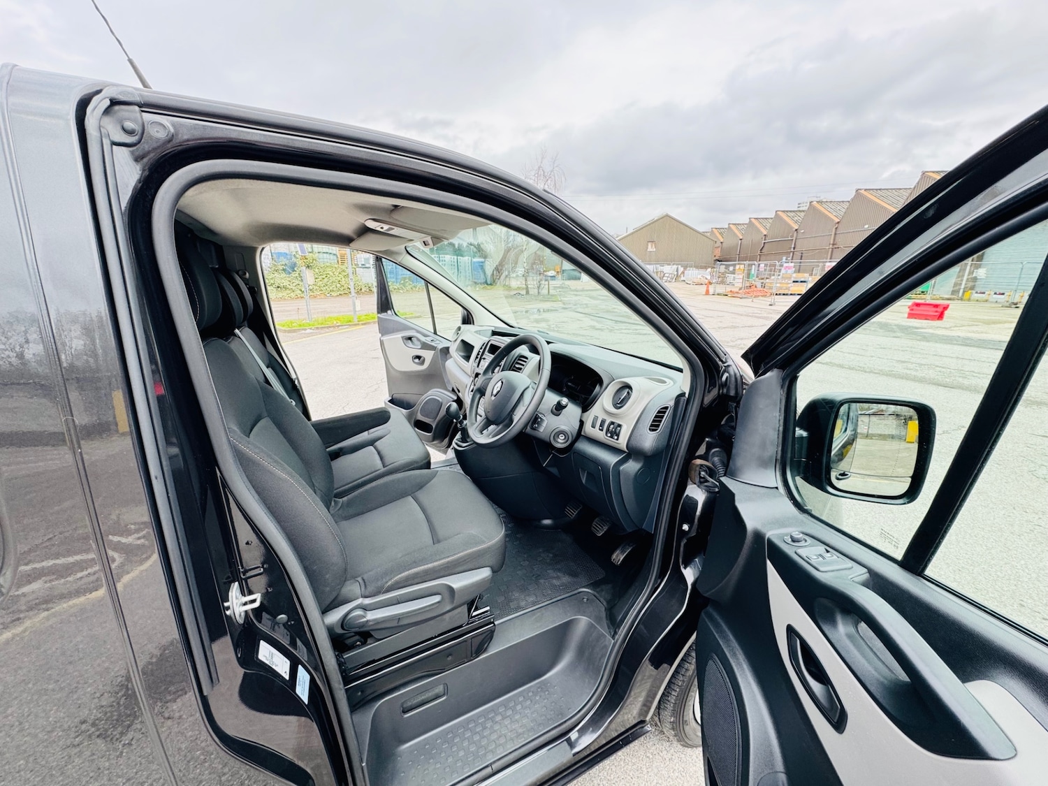 Used Renault Trafic 2018 for sale - 77792975: Photo 11