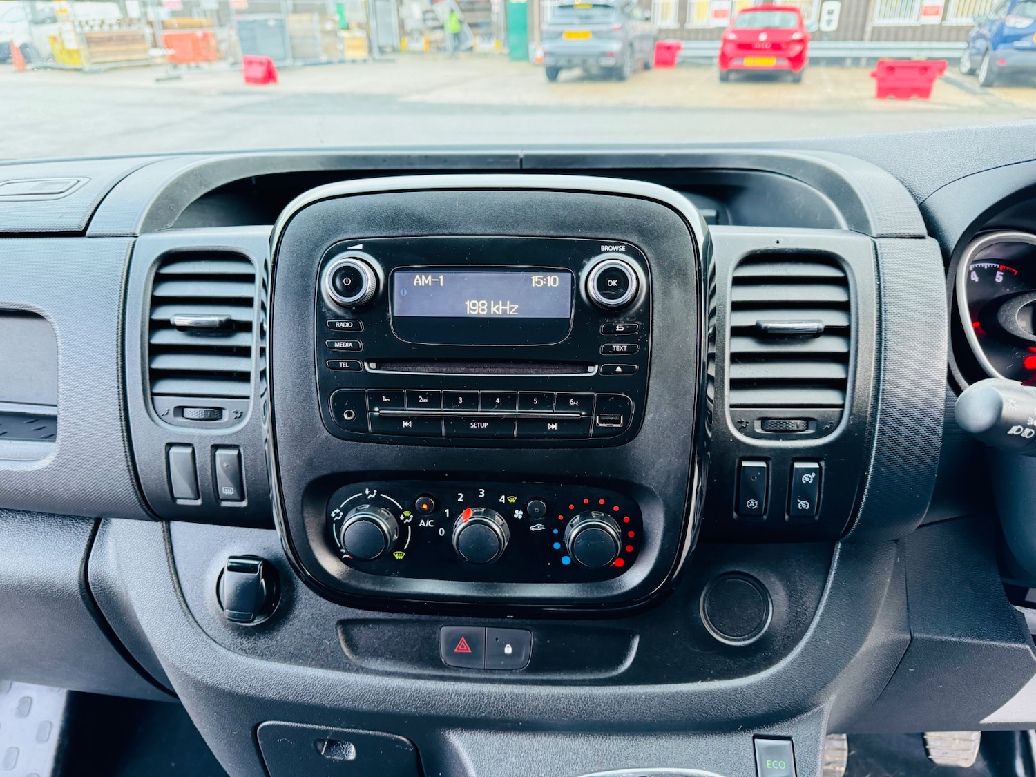 Used Vauxhall Vivaro 2018 for sale - 77153930: Photo 15