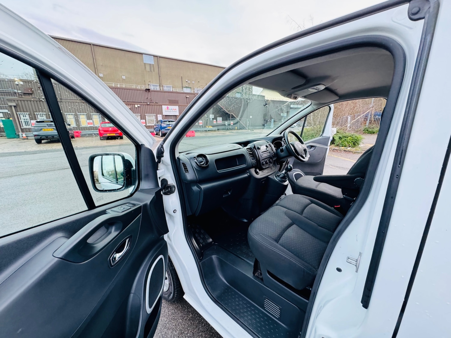 Used Vauxhall Vivaro 2018 for sale - 77153930: Photo 8