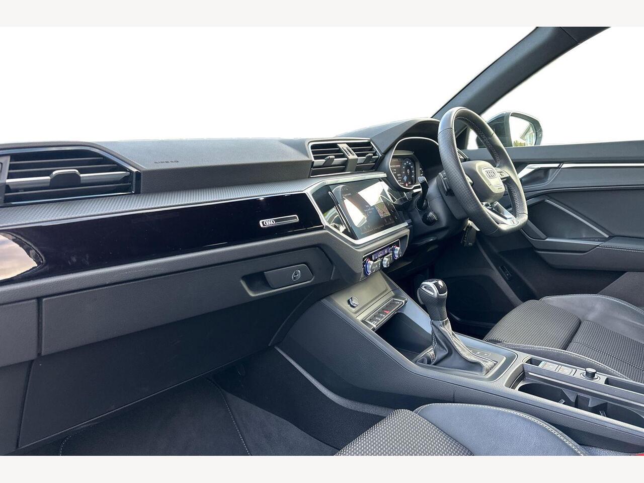 Used Audi Q3 2023 for sale - 76676145: Photo 2