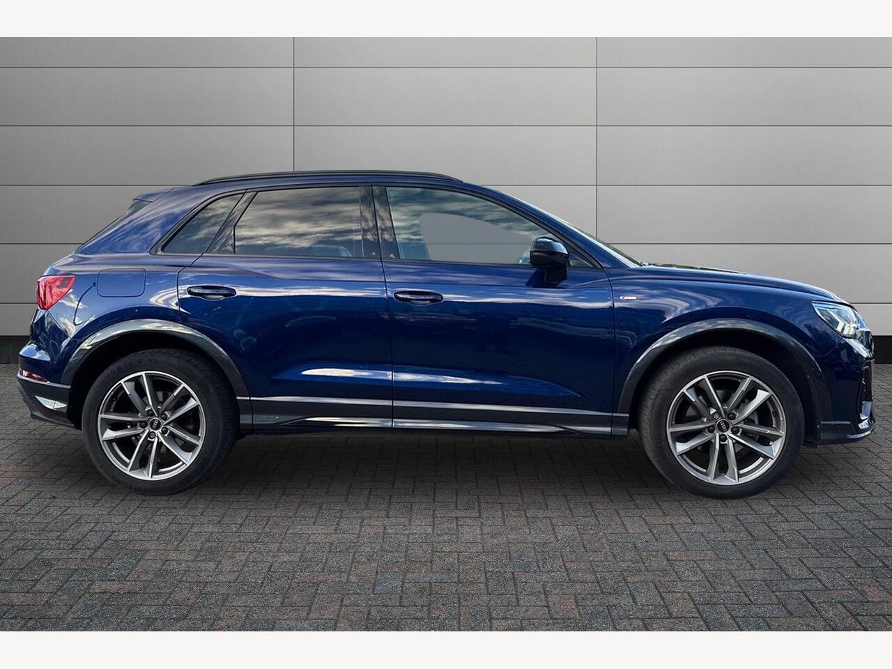 Used Audi Q3 2023 for sale - 76676145: Photo 4