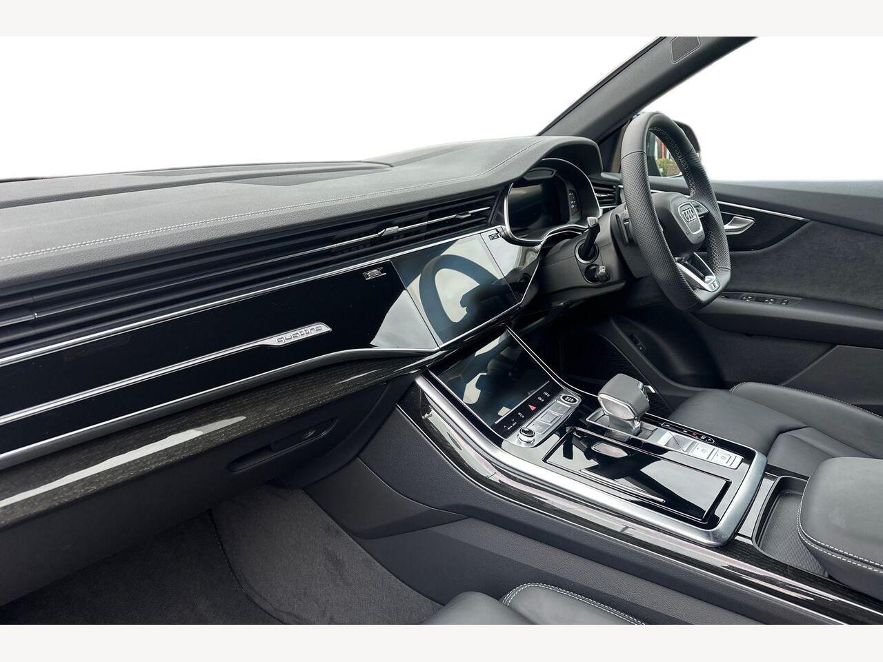 Used Audi Q8 2025 for sale - 77614016: Photo 2