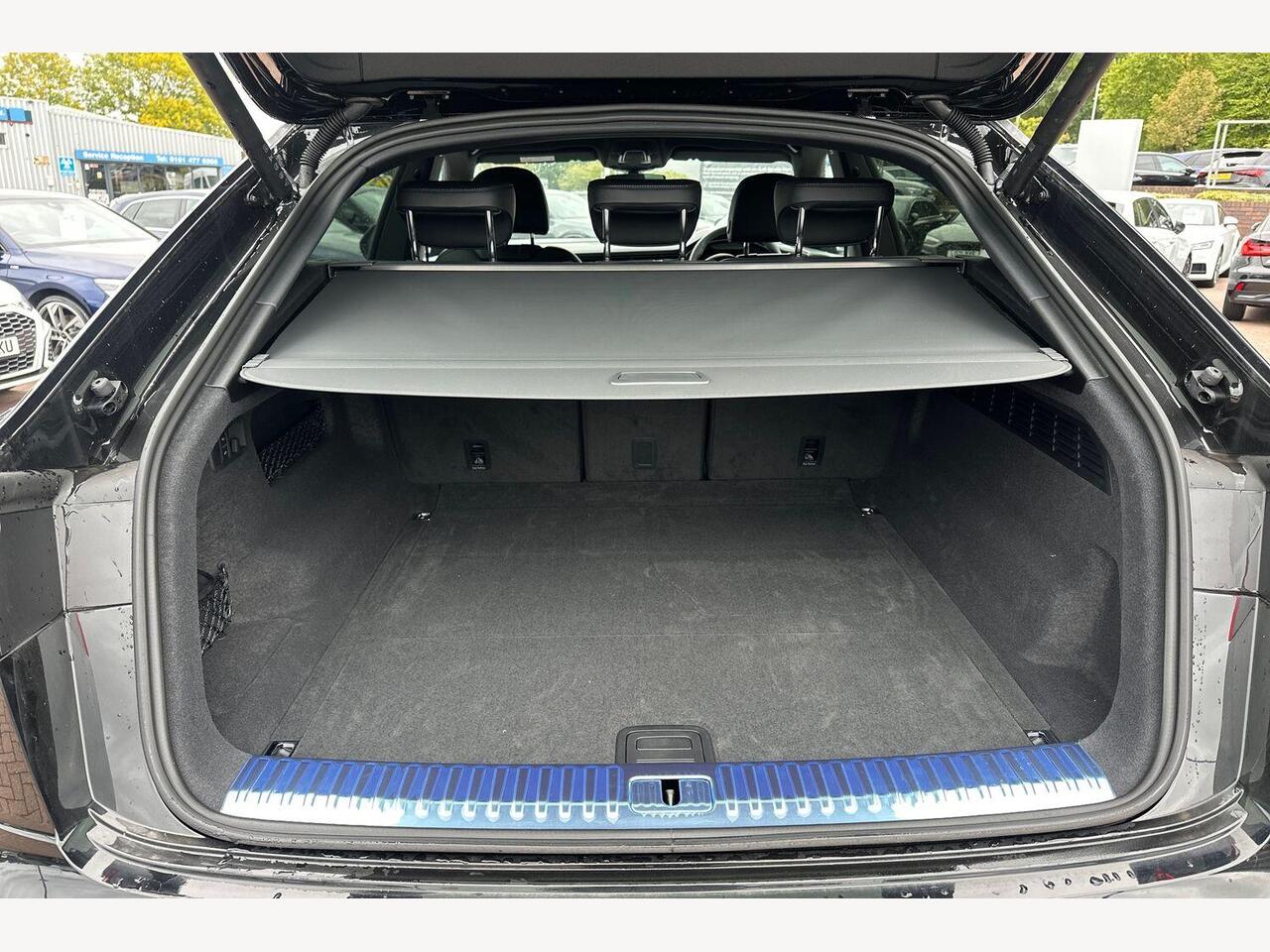 Used Audi Q8 2025 for sale - 76678241: Photo 12