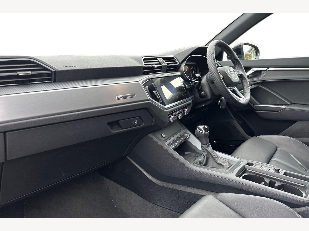 Used Audi Q3 2024 for sale - 76677733: Photo 2