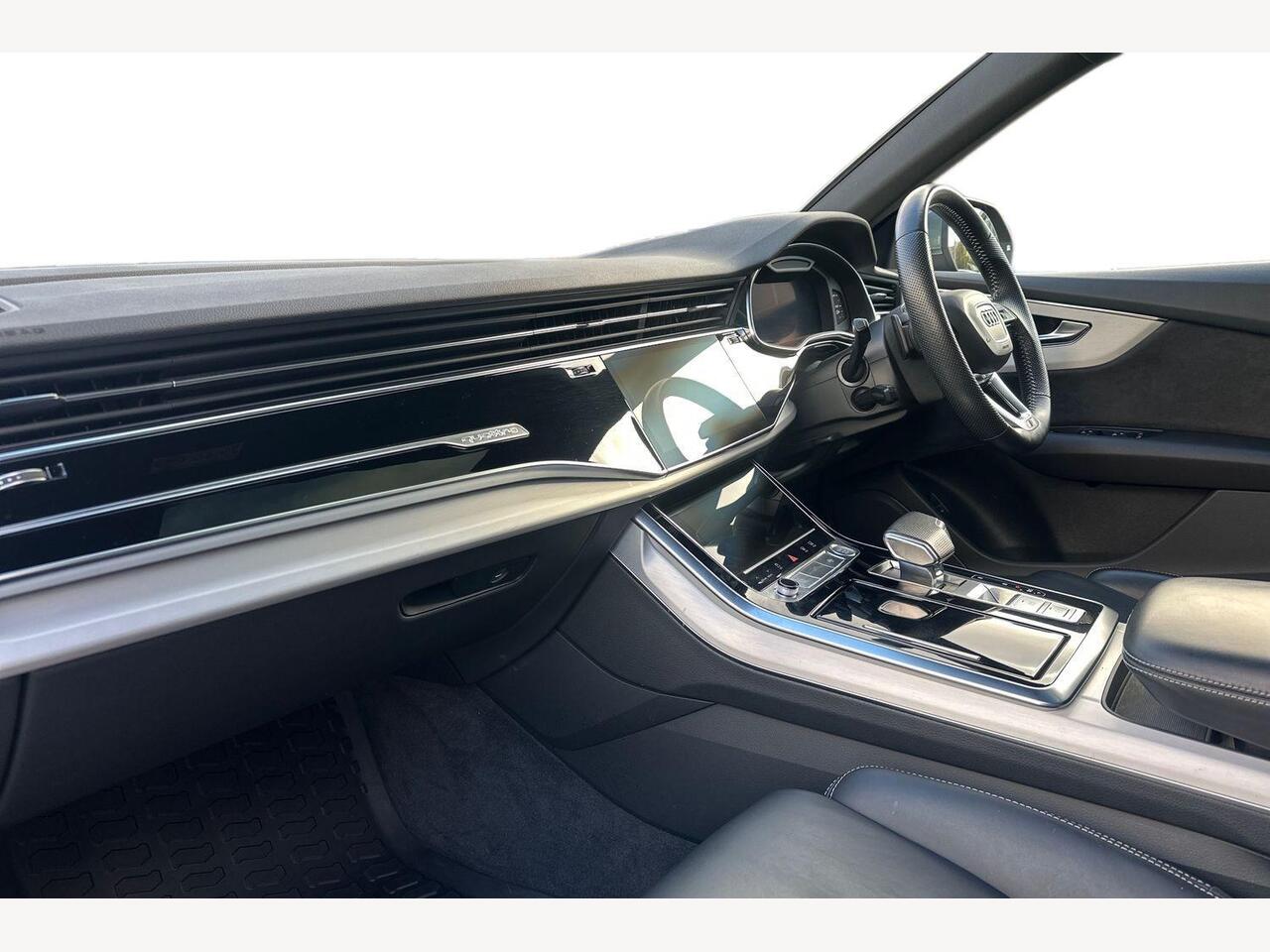 Used Audi Q8 2020 for sale - 76851086: Photo 2