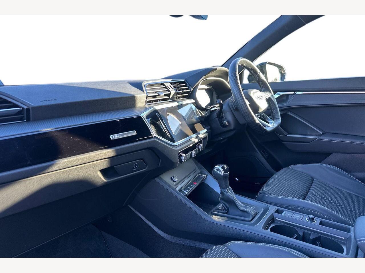 Used Audi Q3 2023 for sale - 77941858: Photo 2