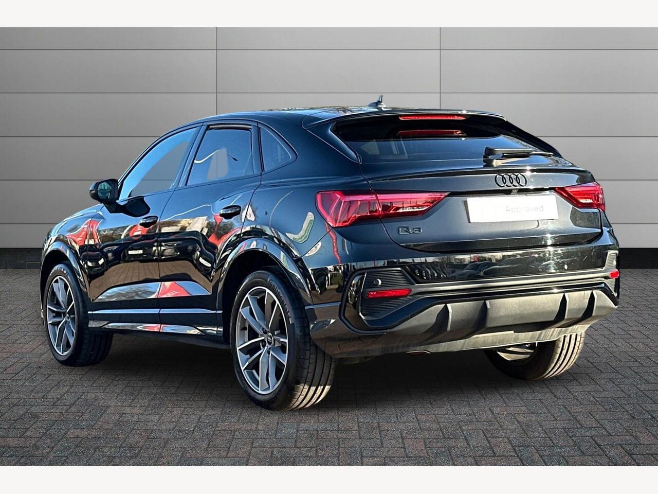 Used Audi Q3 2023 for sale - 77941858: Photo 3