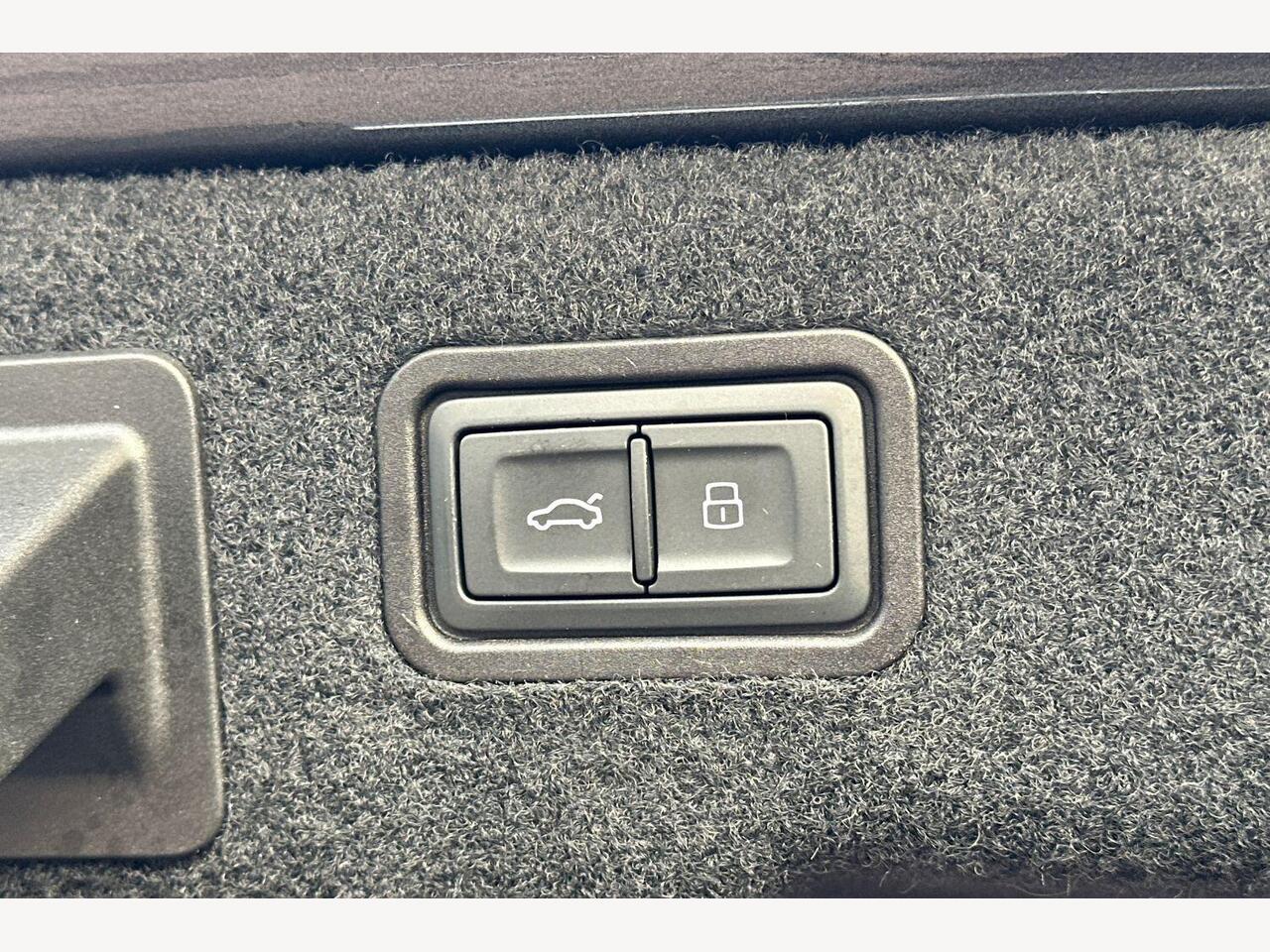 Used Audi A8 2023 for sale - 76676306: Photo 13