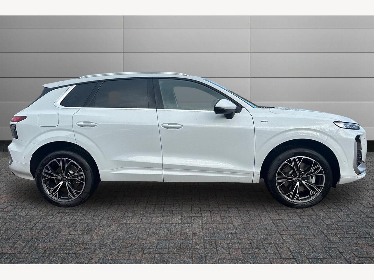 Used Audi Q3 2025 for sale - 77372704: Photo 4