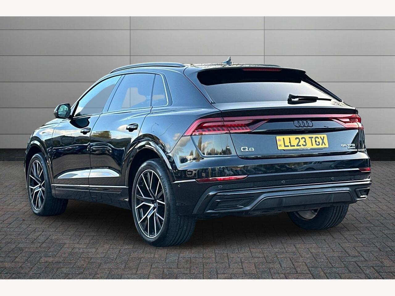 Used Audi Q8 2023 for sale - 76675997: Photo 3