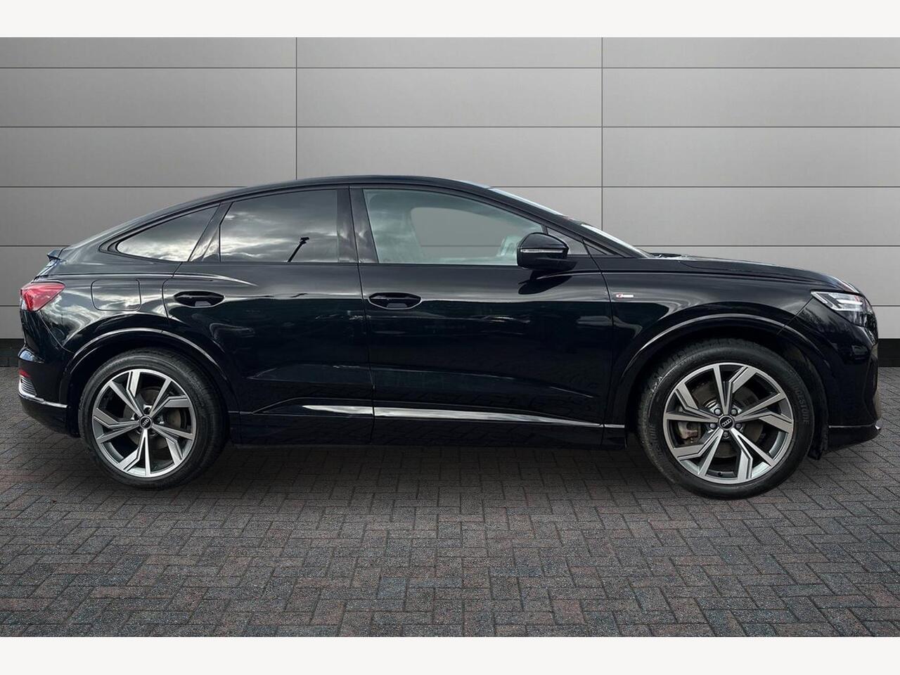 Used Audi Q4 e-tron 2022 for sale - 78036634: Photo 4