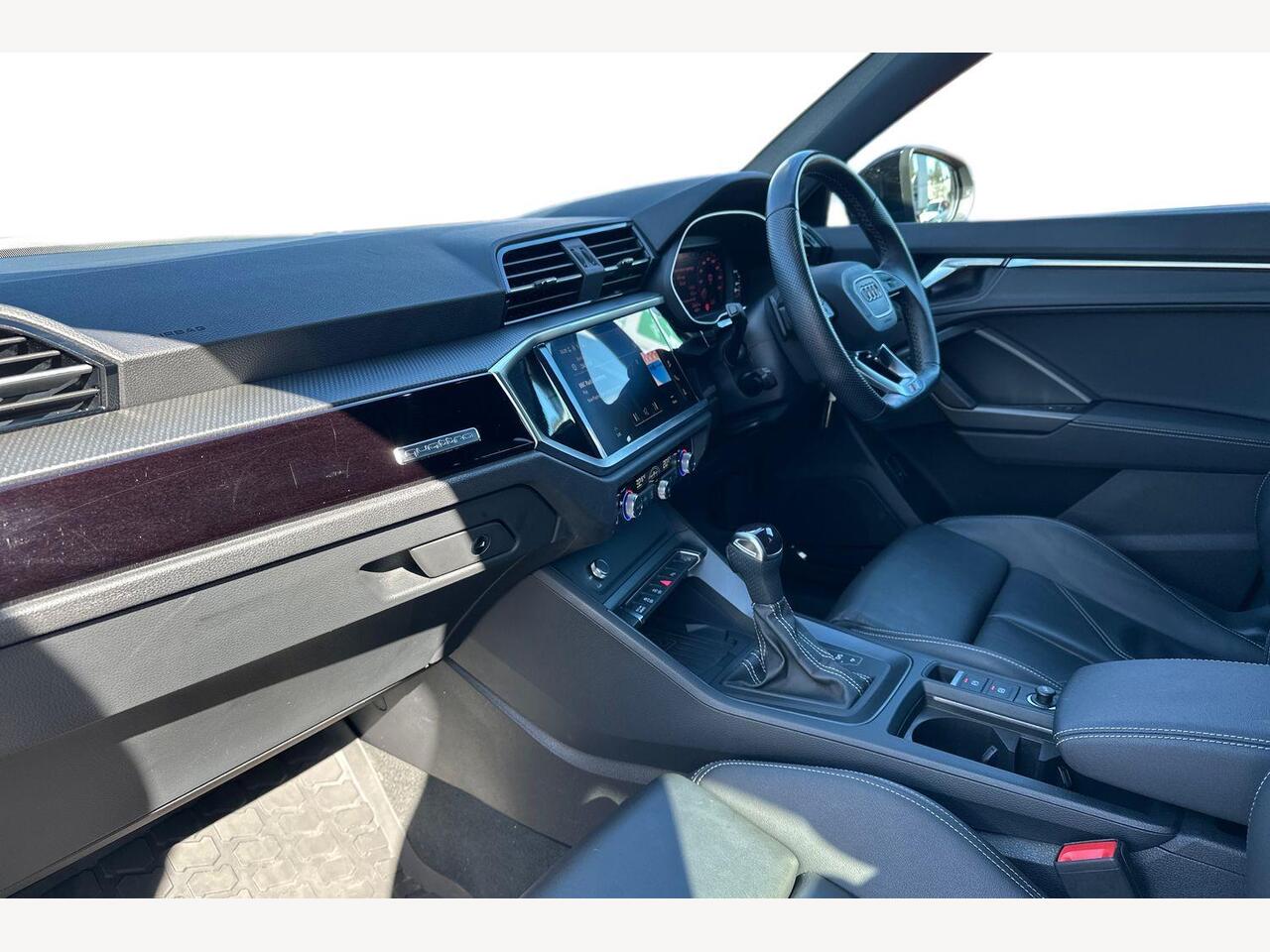 Used Audi Q3 2024 for sale - 78112549: Photo 2