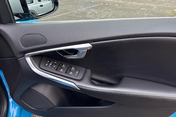 Used Volvo V40 2015 for sale - 76226727: Photo 11
