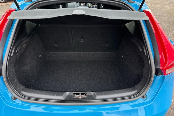 Used Volvo V40 2015 for sale - 76226727: Photo 9