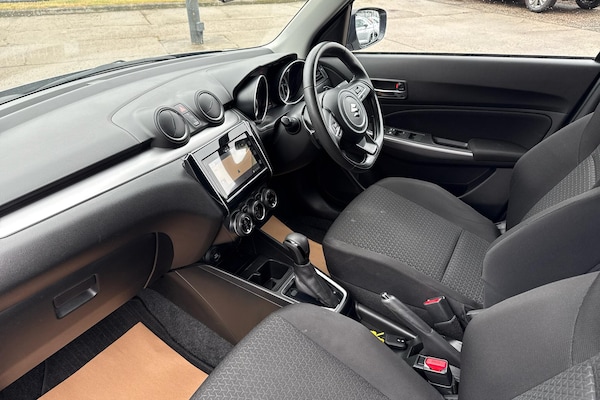 Used Suzuki Swift 2023 for sale - 76227617: Photo 2