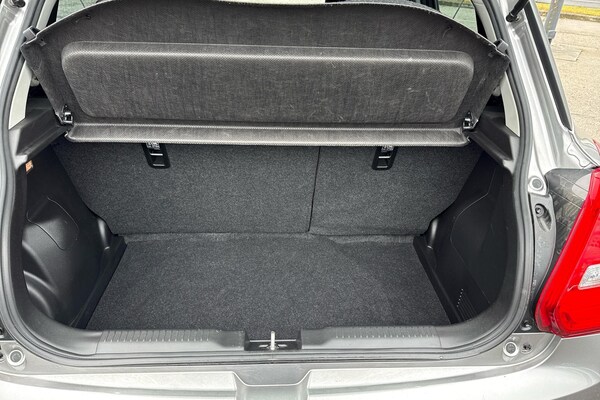 Used Suzuki Swift 2023 for sale - 76227617: Photo 9