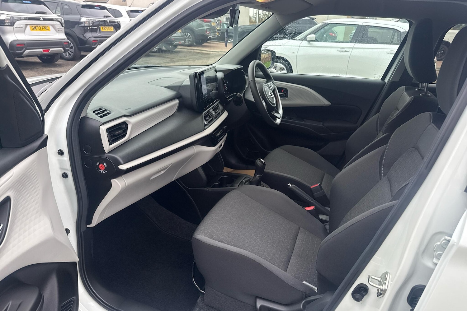 Used Suzuki Swift 2025 for sale - 76336075: Photo 2