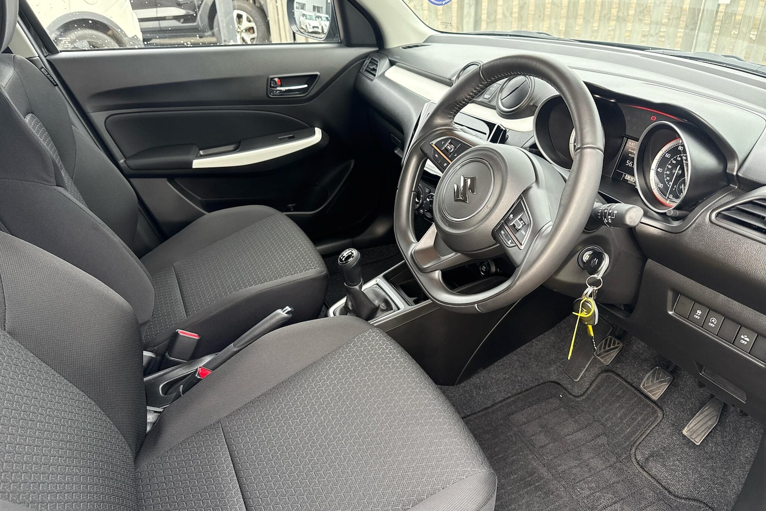 Used Suzuki Swift 2023 for sale - 76337761: Photo 6