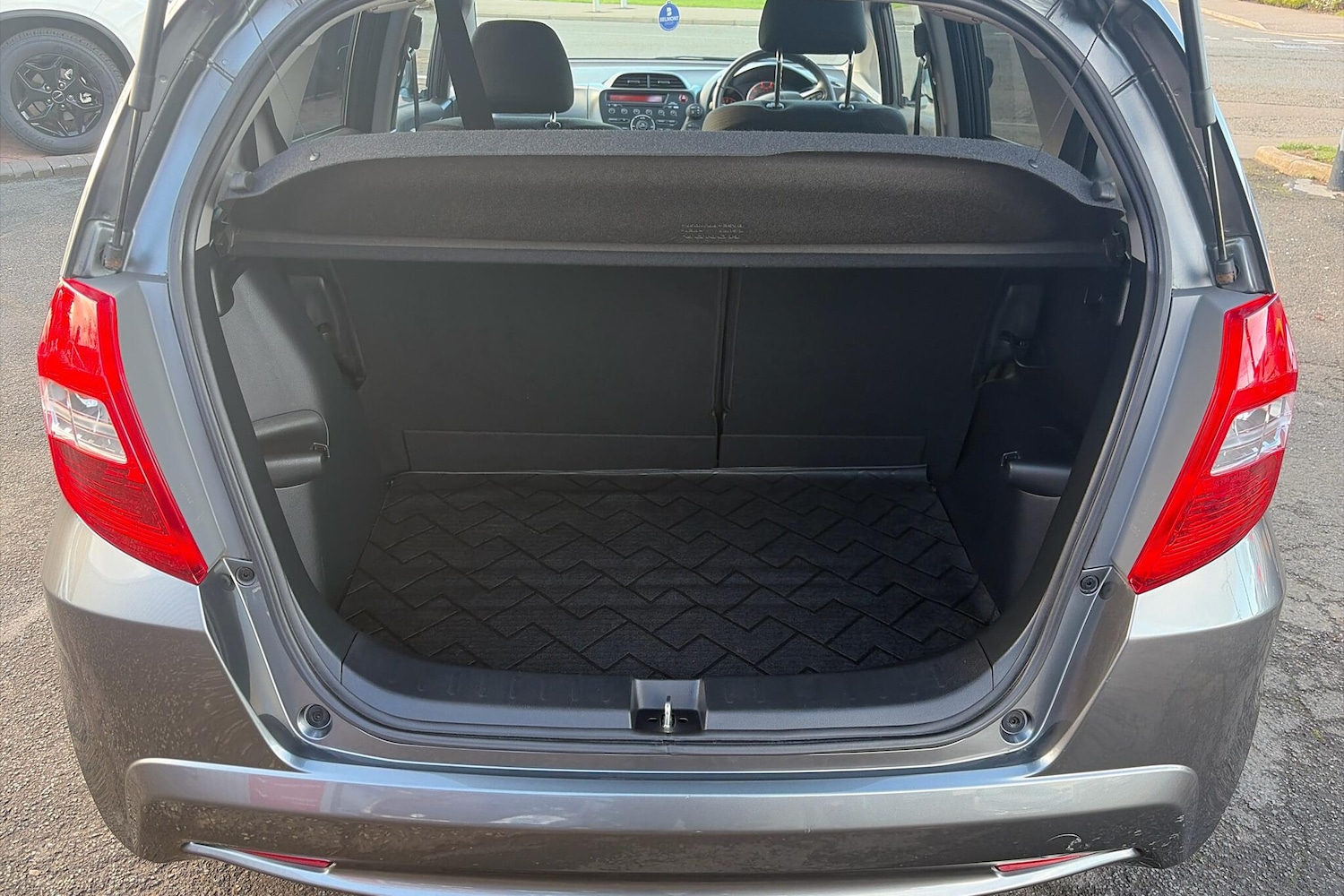 Used Honda Jazz 2015 for sale - 76408927: Photo 9