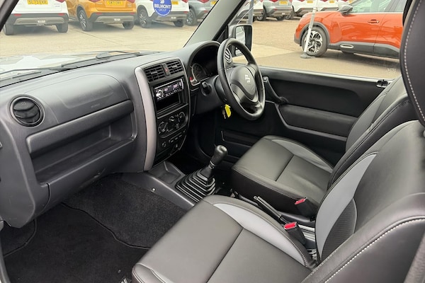 Used Suzuki Jimny 2017 for sale - 76306557: Photo 2
