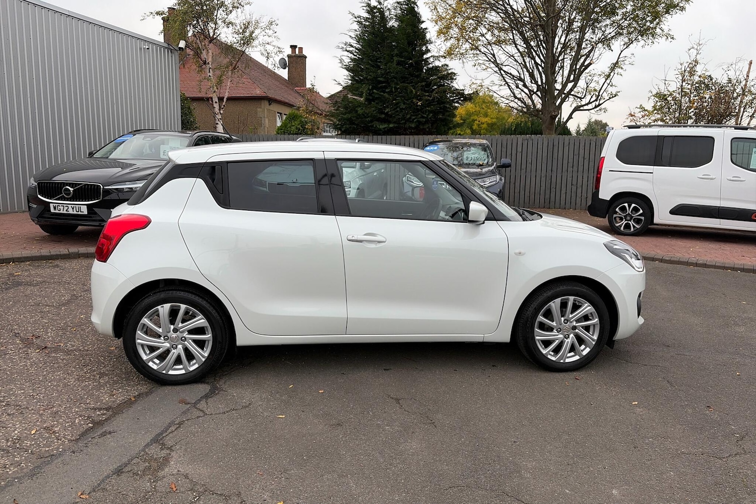 Used Suzuki Swift 2023 for sale - 76336184: Photo 18