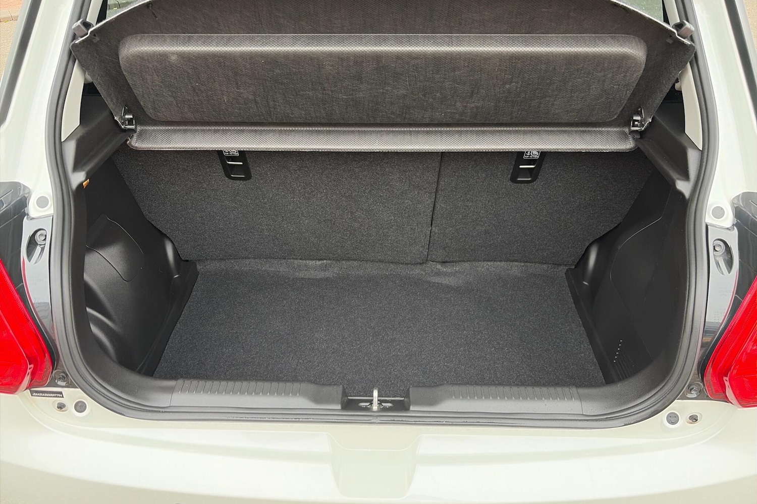 Used Suzuki Swift 2023 for sale - 76336184: Photo 9