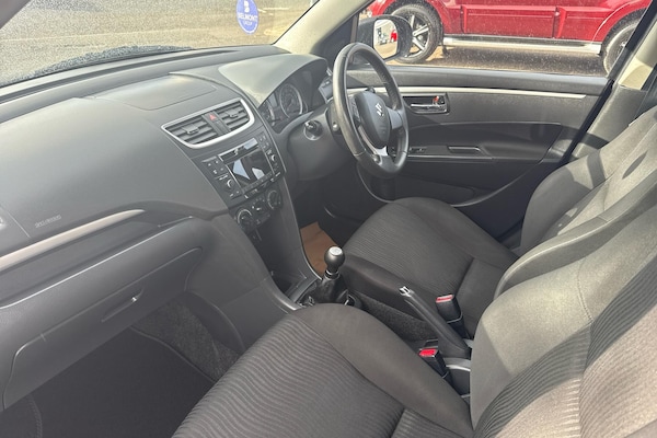 Used Suzuki Swift 2013 for sale - 76012784: Photo 2