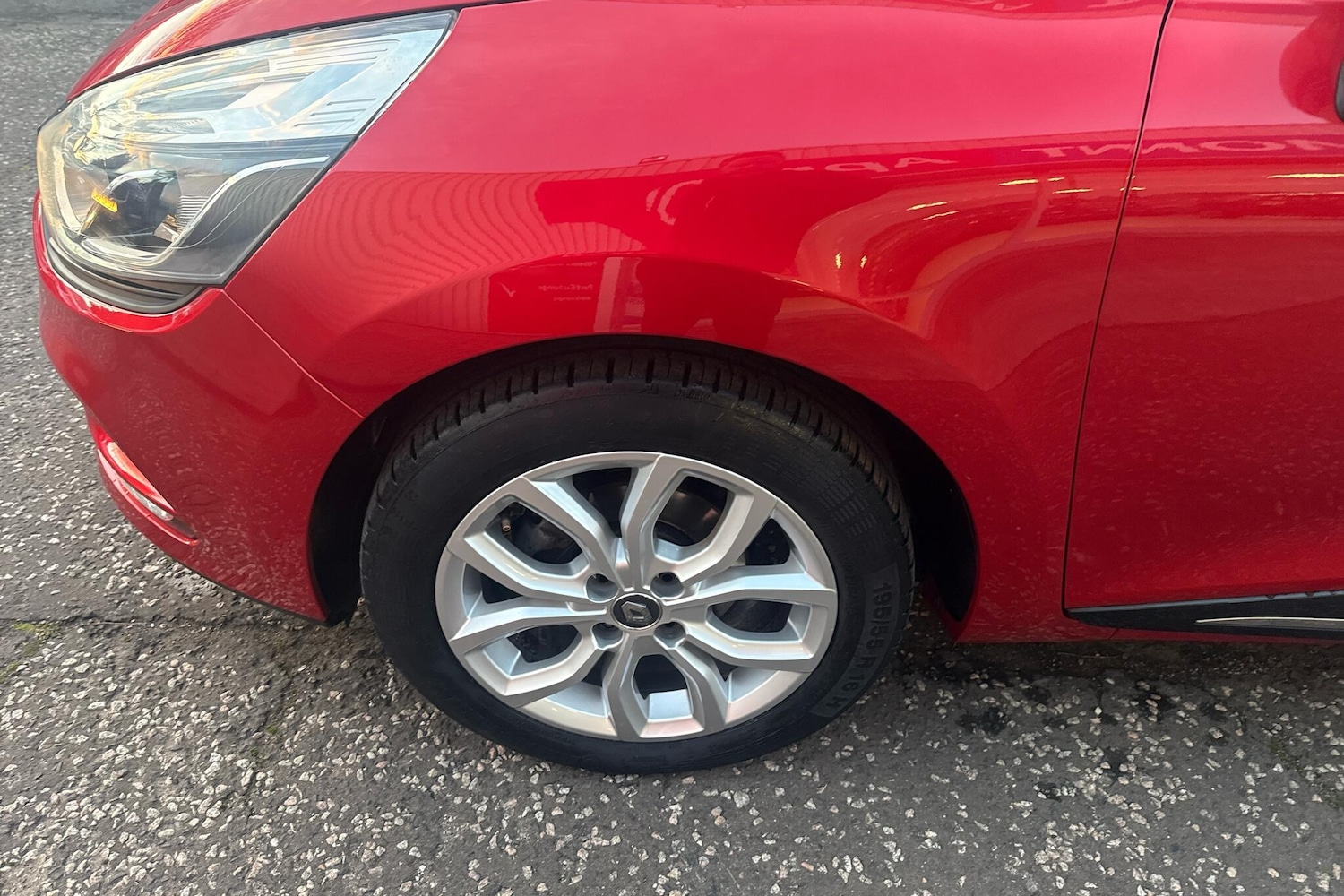 Used Renault Clio 2018 for sale - 76398242: Photo 18